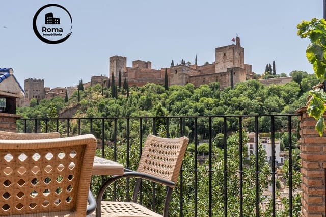 Casa de 4 habitaciones en Granada ciudad en venta - 670.000 € (Ref: 9808114)