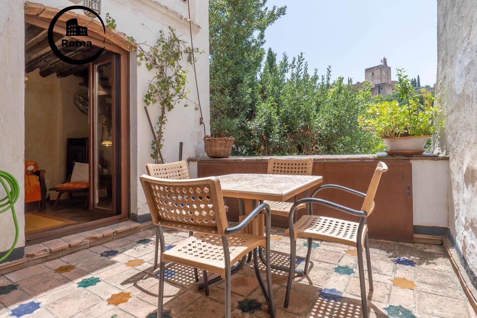 Casa de 4 habitaciones en Granada ciudad en venta - 670.000 € (Ref: 9808114)
