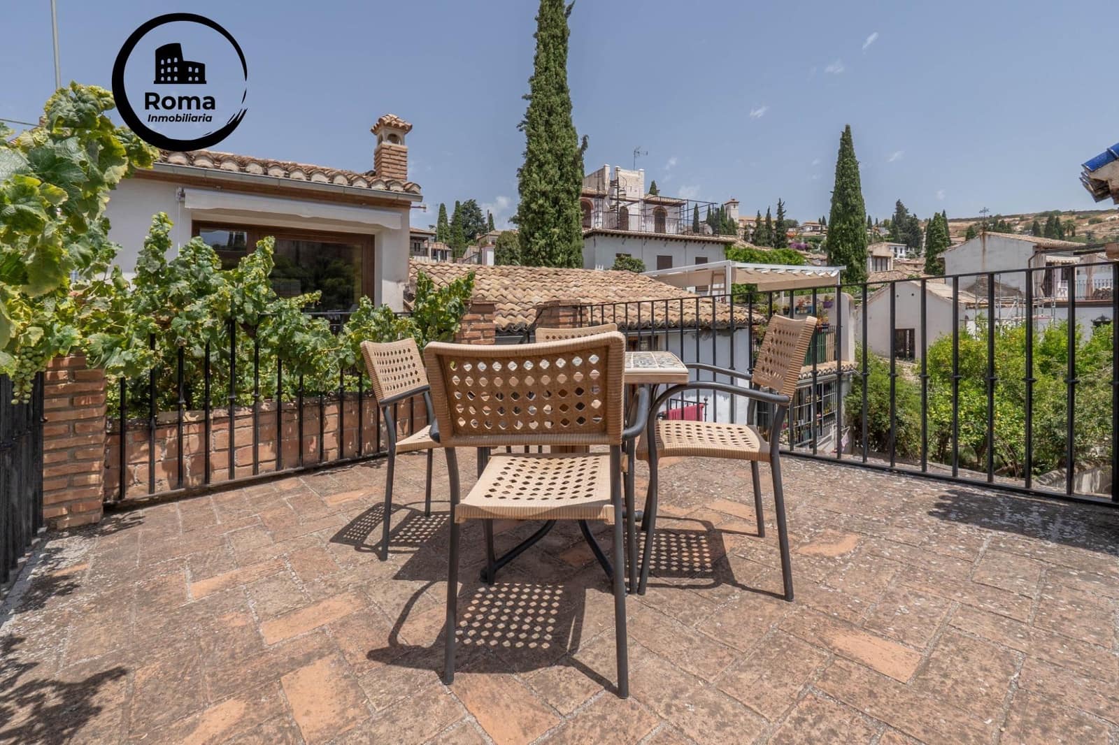 Casa de 4 habitaciones en Granada ciudad en venta - 670.000 € (Ref: 9808114)