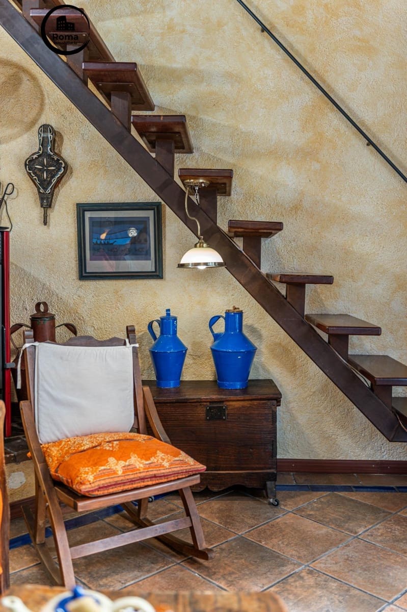 Casa de 4 habitaciones en Granada ciudad en venta - 670.000 € (Ref: 9808114)