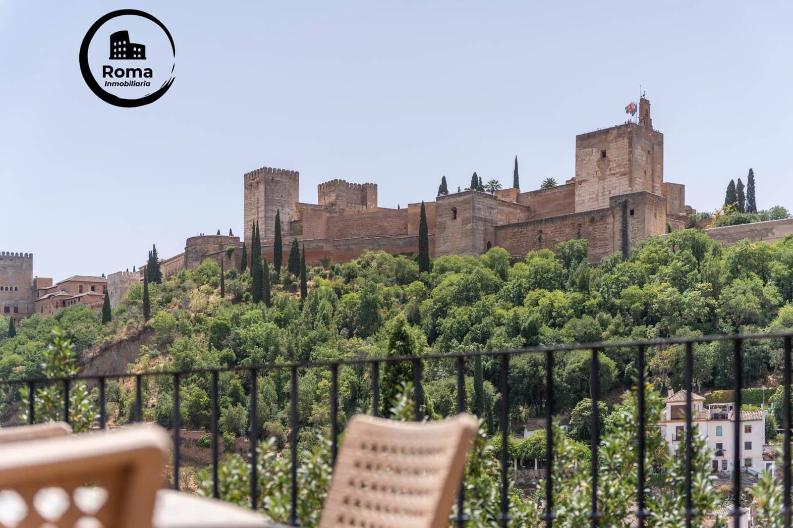 Casa de 4 habitaciones en Granada ciudad en venta - 670.000 € (Ref: 9808114)