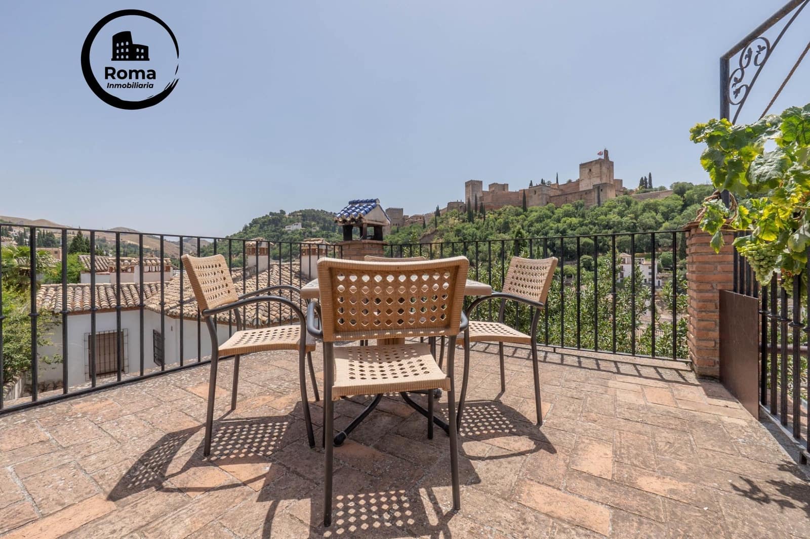 Casa de 4 habitaciones en Granada ciudad en venta - 670.000 € (Ref: 9808114)