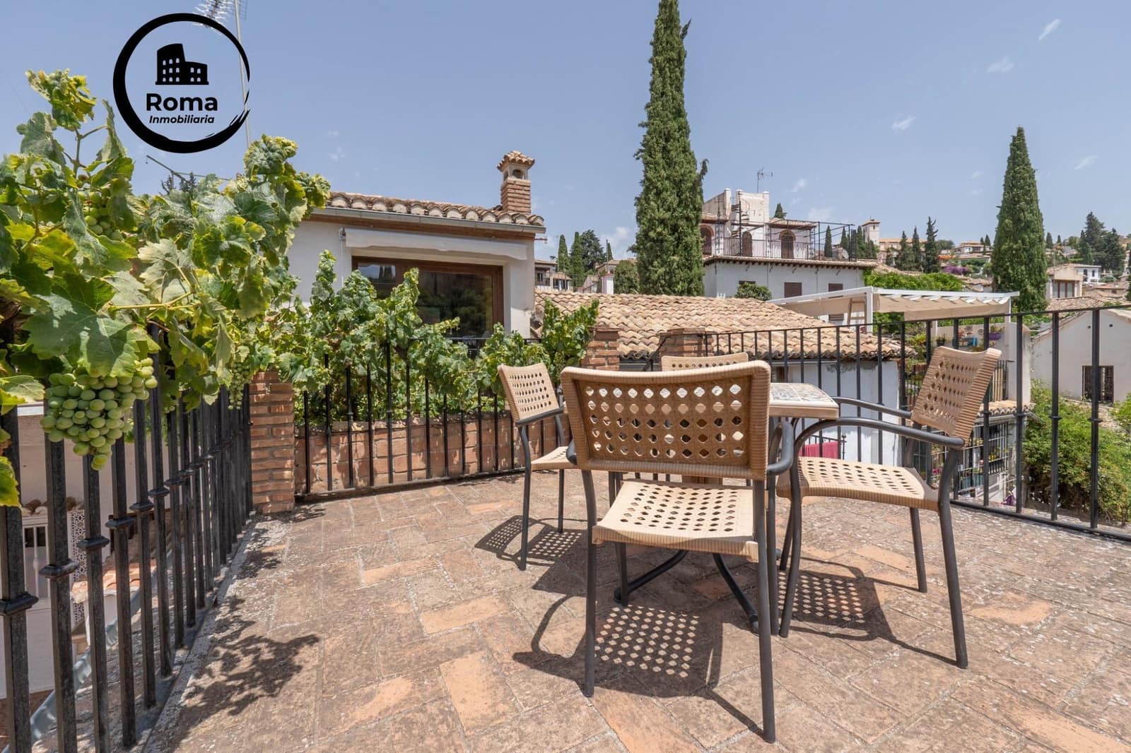 Casa de 4 habitaciones en Granada ciudad en venta - 670.000 € (Ref: 9808114)