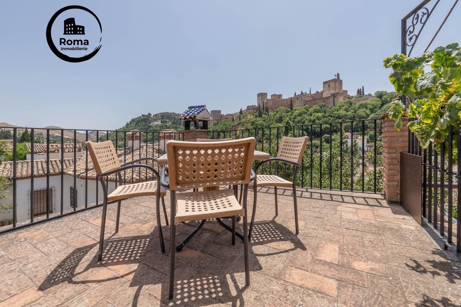 Casa de 4 habitaciones en Granada ciudad en venta - 670.000 € (Ref: 9808114)