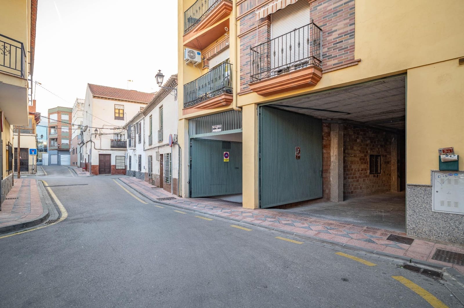 Kommersiell till salu i Armilla - 259 000 € (Ref: 9815961)