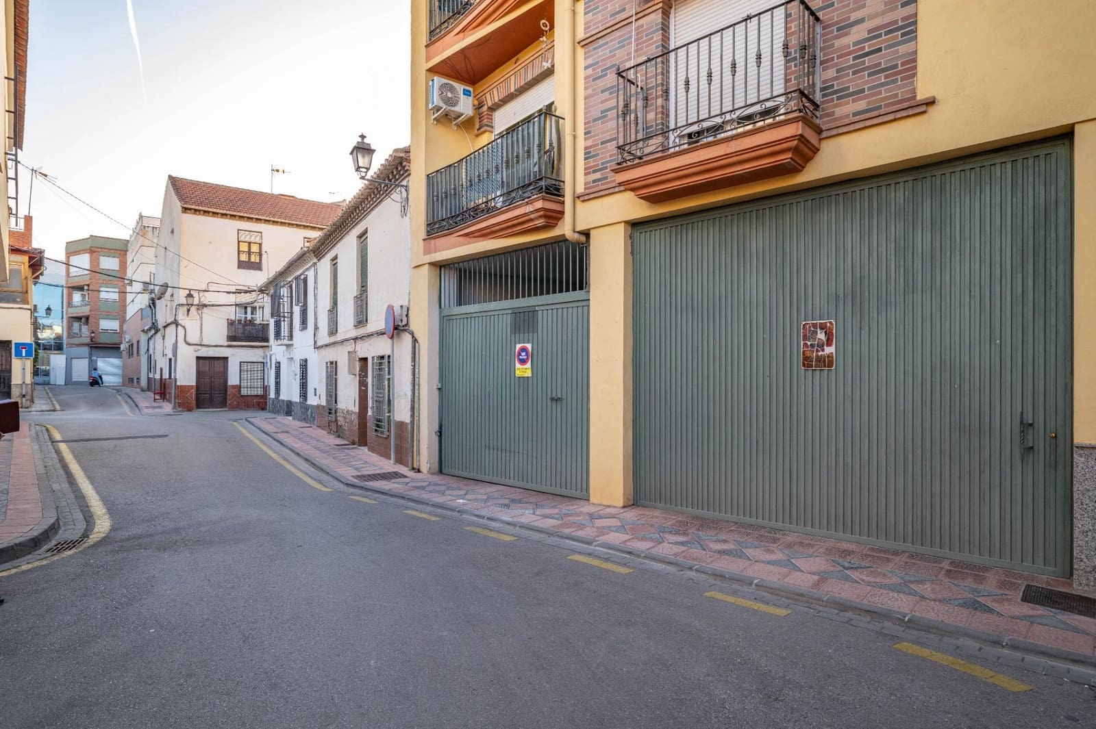 Kommersiell till salu i Armilla - 259 000 € (Ref: 9815961)