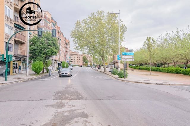 Commerciale in vendita in Granada città - 180.000 € (Rif: 9815969)