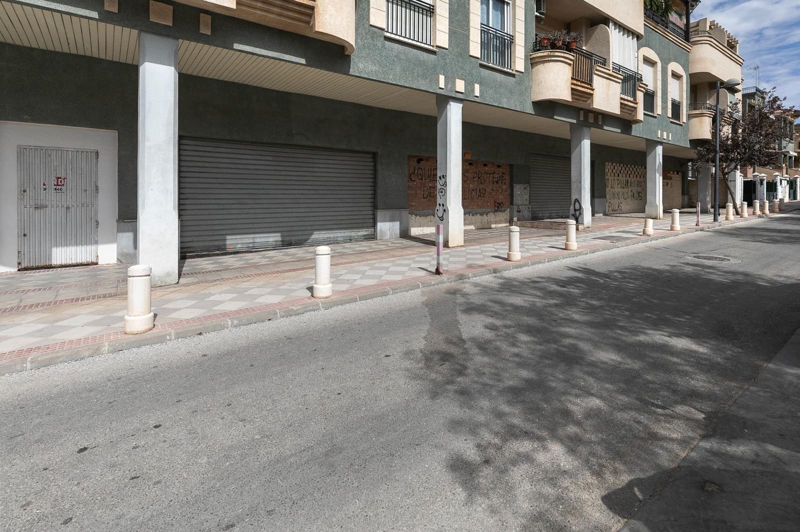 Commercial for sale in Atarfe - € 100,000 (Ref: 9815970)