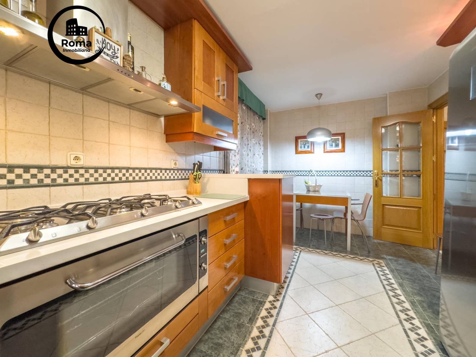 4 sypialnia Dom blizniak na sprzedaż w Las Gabias z basenem garażem - 384 900 € (Ref: 9815984)