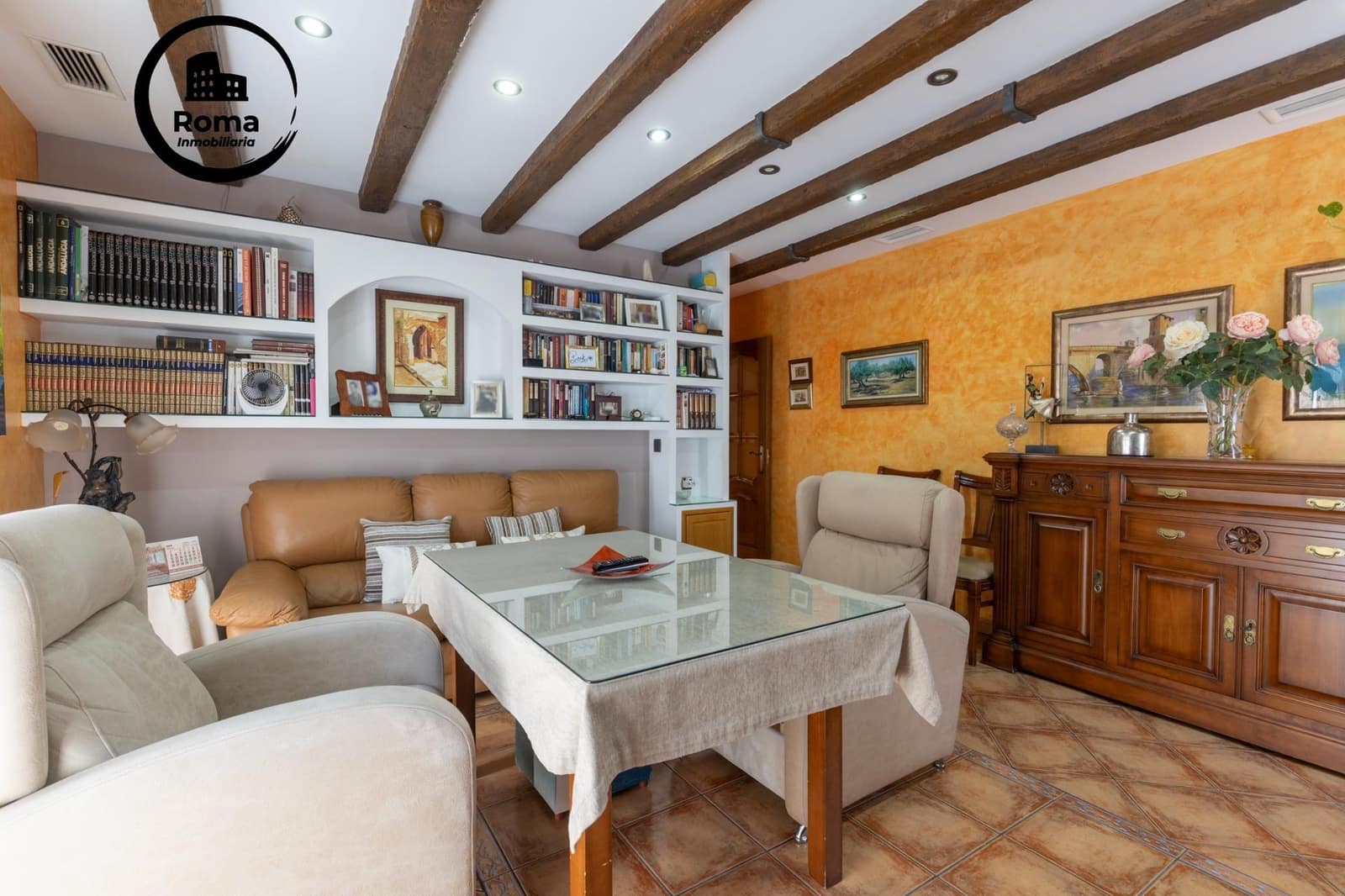 5 bedroom Townhouse for sale in Granada city with garage - € 360,000 (Ref: 9815994)
