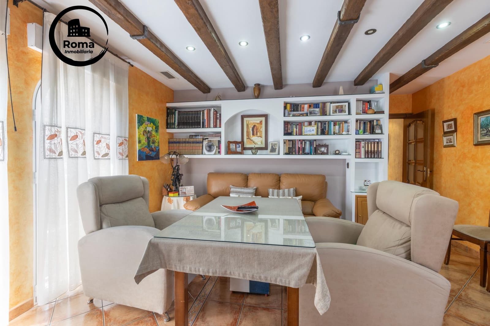 5 bedroom Townhouse for sale in Granada city with garage - € 360,000 (Ref: 9815994)