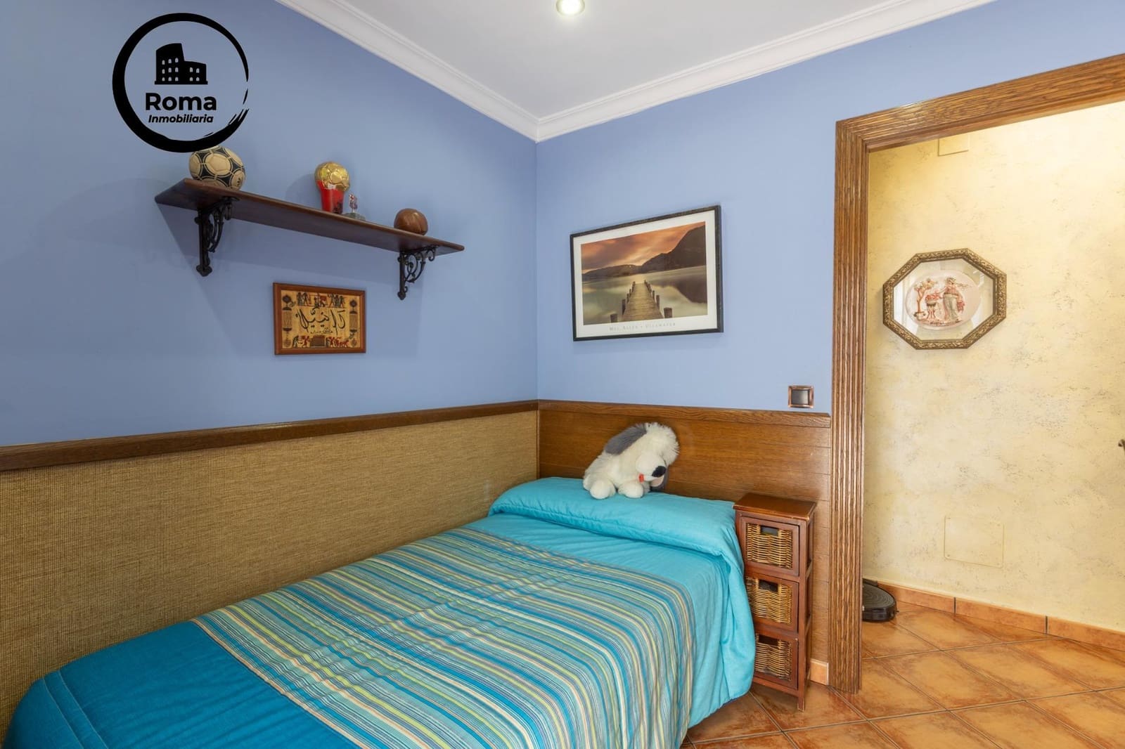 5 bedroom Townhouse for sale in Granada city with garage - € 360,000 (Ref: 9815994)
