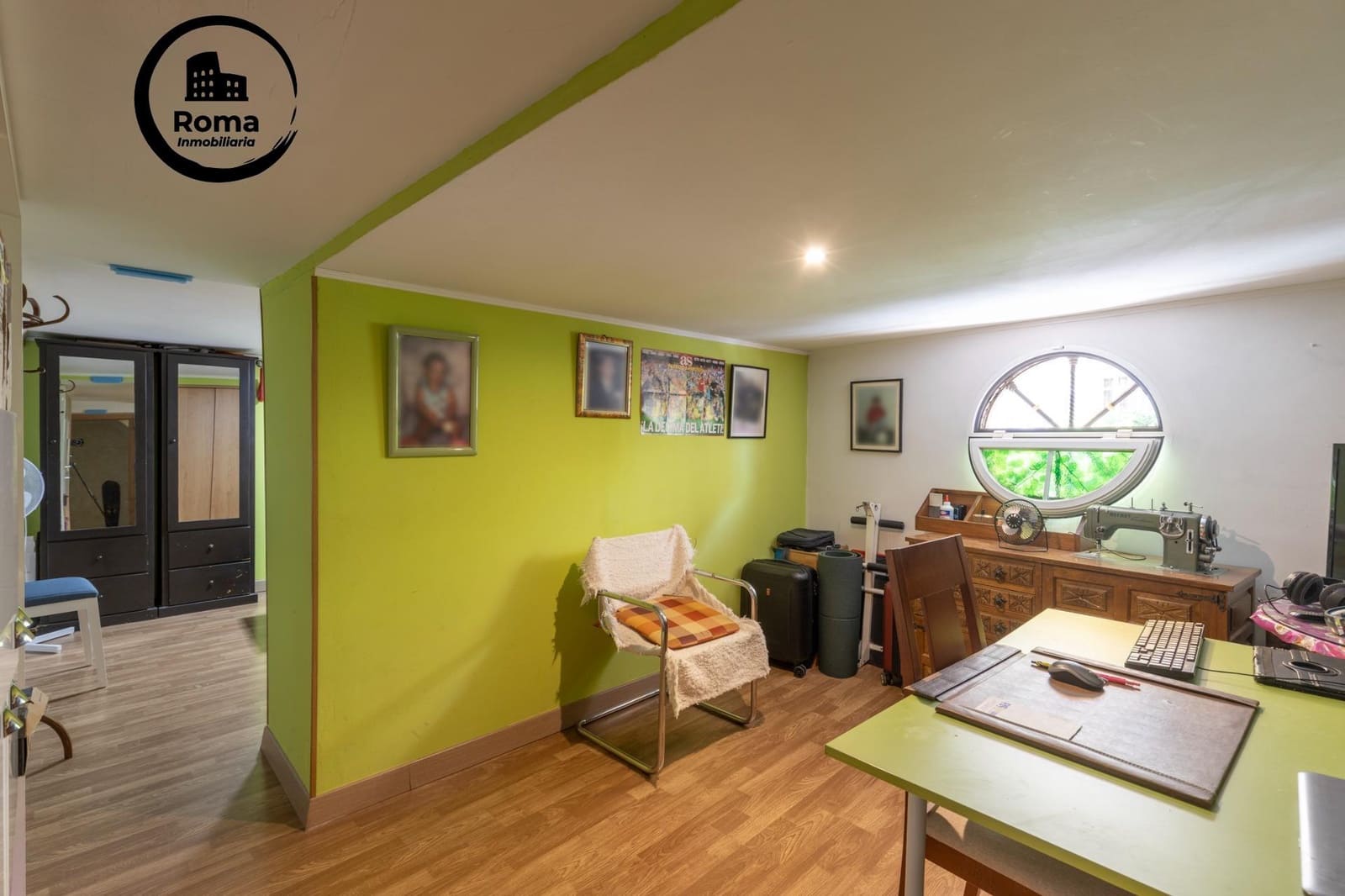5 bedroom Townhouse for sale in Granada city with garage - € 360,000 (Ref: 9815994)