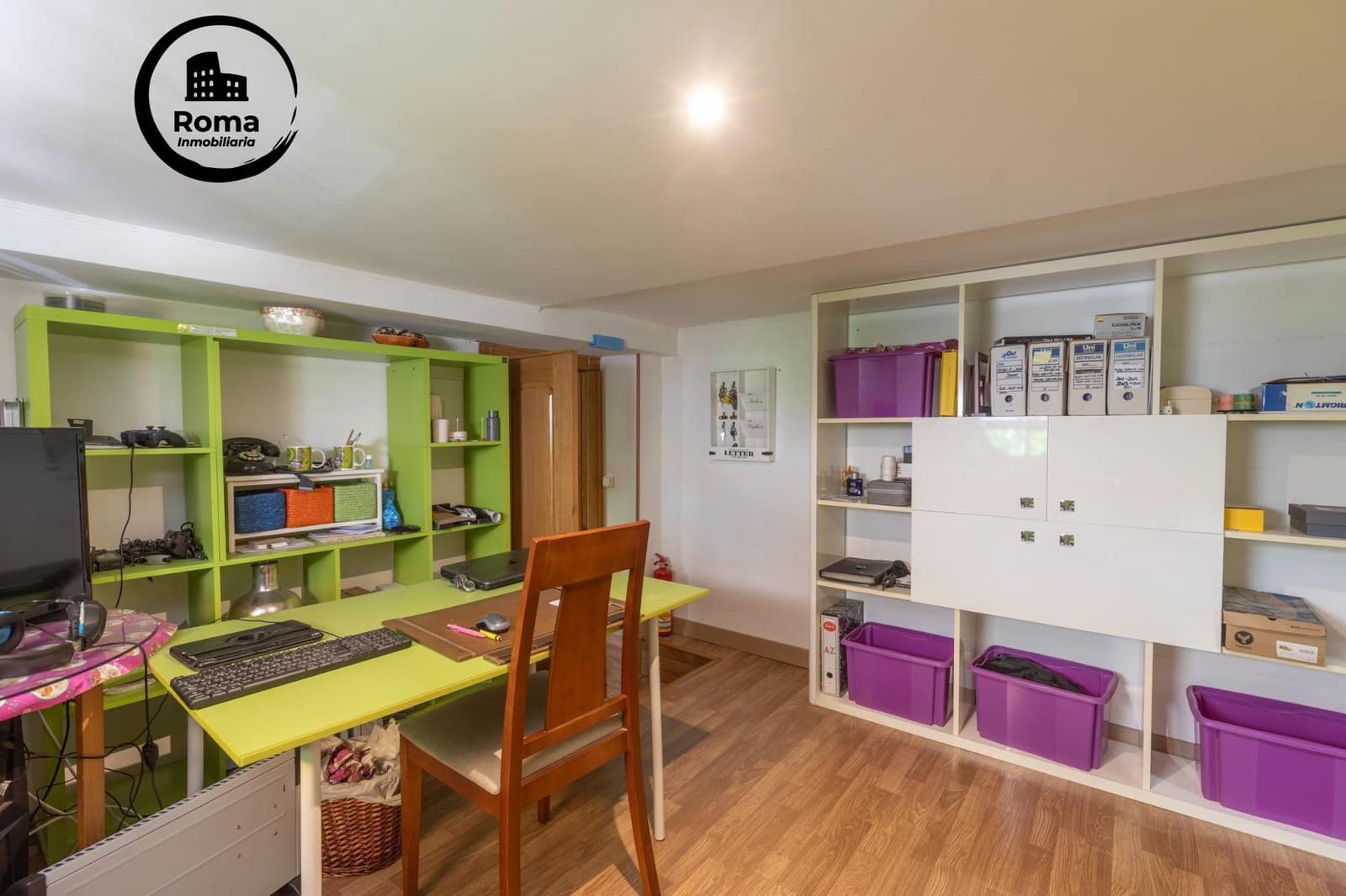 5 bedroom Townhouse for sale in Granada city with garage - € 360,000 (Ref: 9815994)