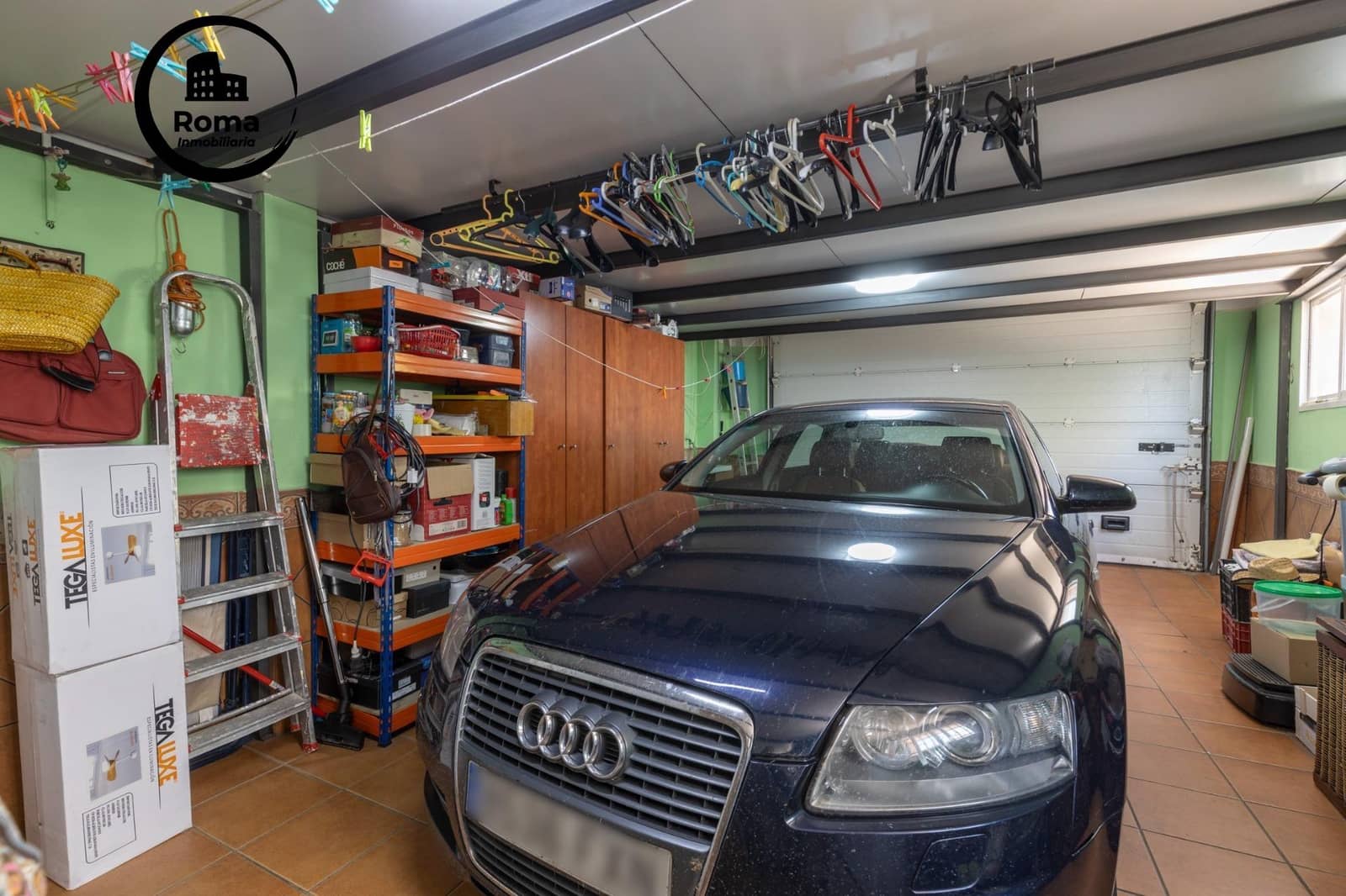 5 bedroom Townhouse for sale in Granada city with garage - € 360,000 (Ref: 9815994)