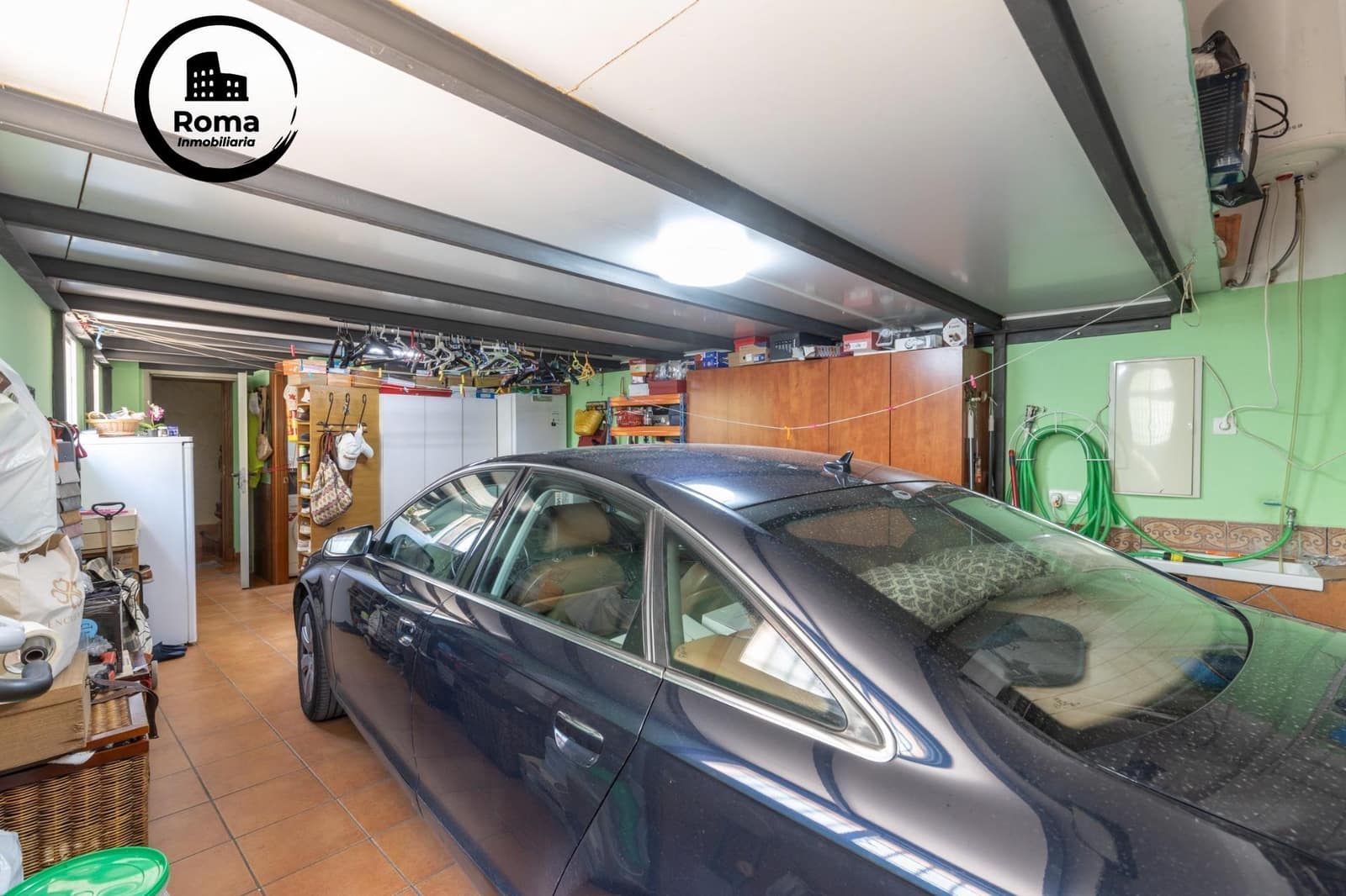 5 bedroom Townhouse for sale in Granada city with garage - € 360,000 (Ref: 9815994)