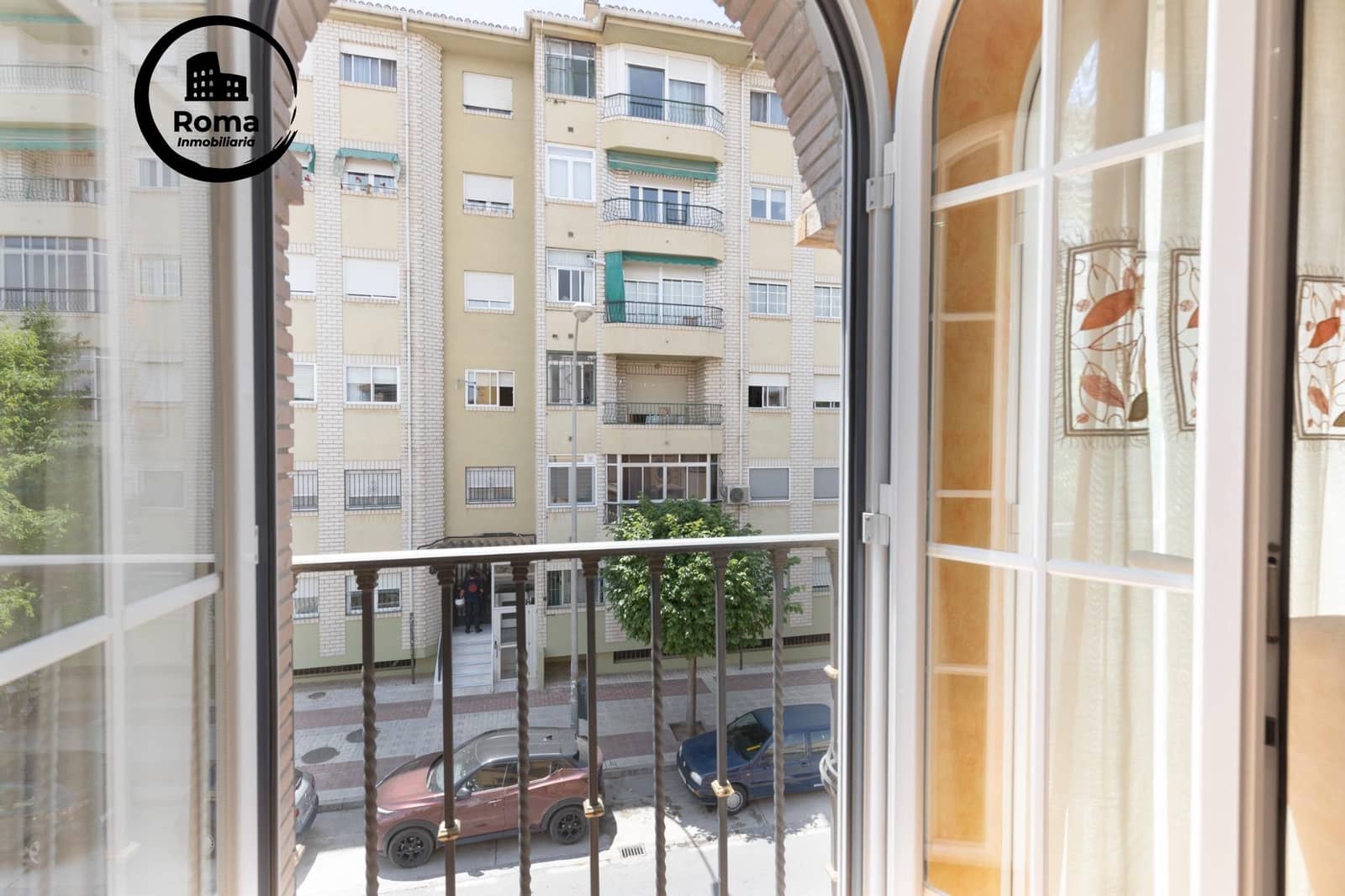 5 bedroom Townhouse for sale in Granada city with garage - € 360,000 (Ref: 9815994)