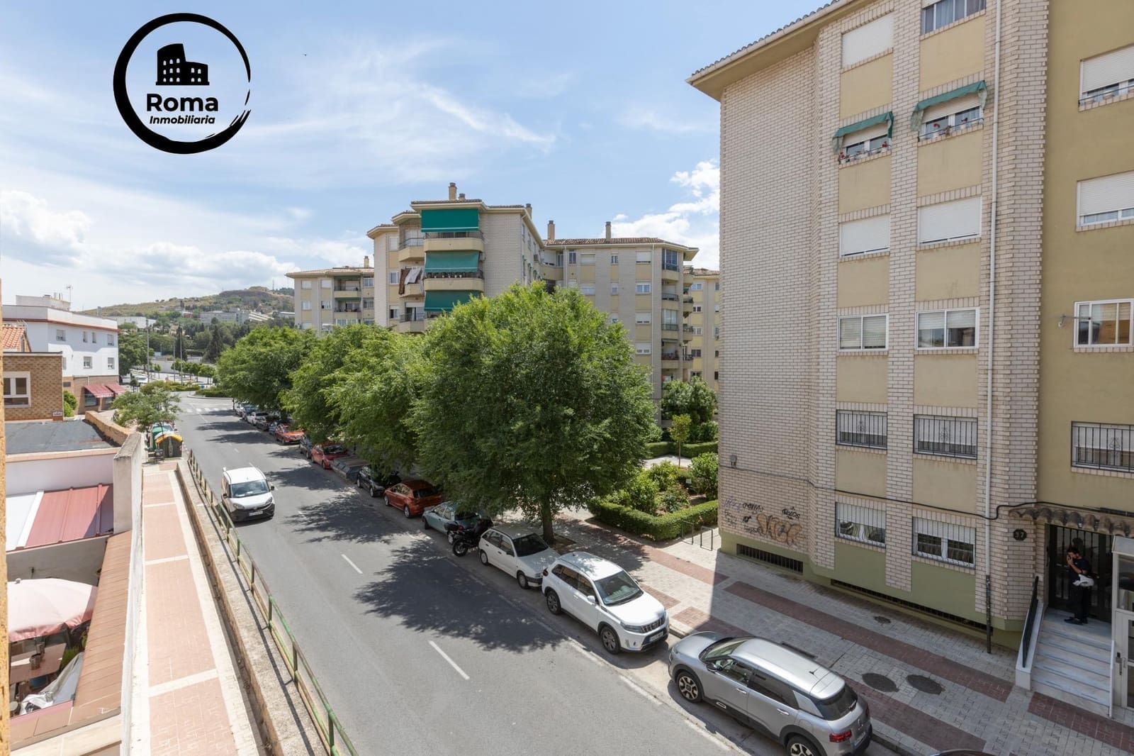 5 bedroom Townhouse for sale in Granada city with garage - € 360,000 (Ref: 9815994)