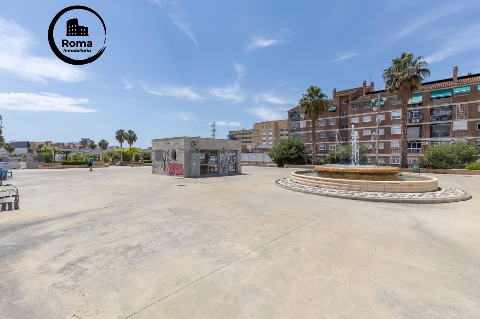 5 bedroom Townhouse for sale in Granada city with garage - € 360,000 (Ref: 9815994)