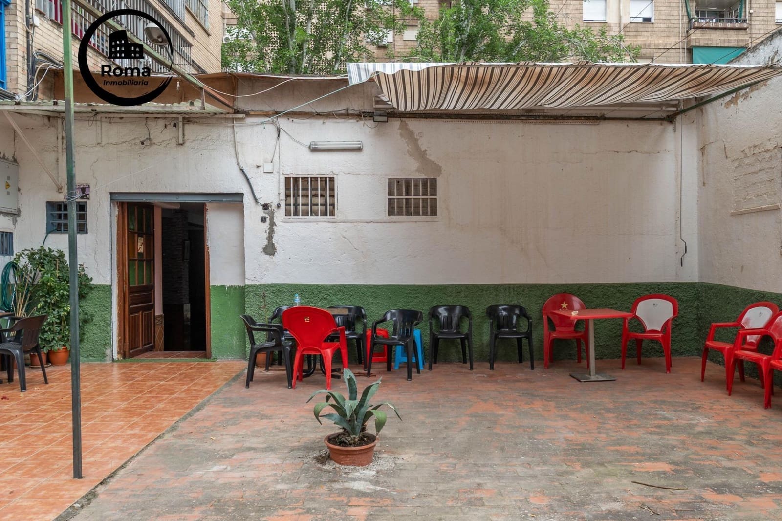 Kommersiell till salu i Granada stad - 135 000 € (Ref: 9818374)