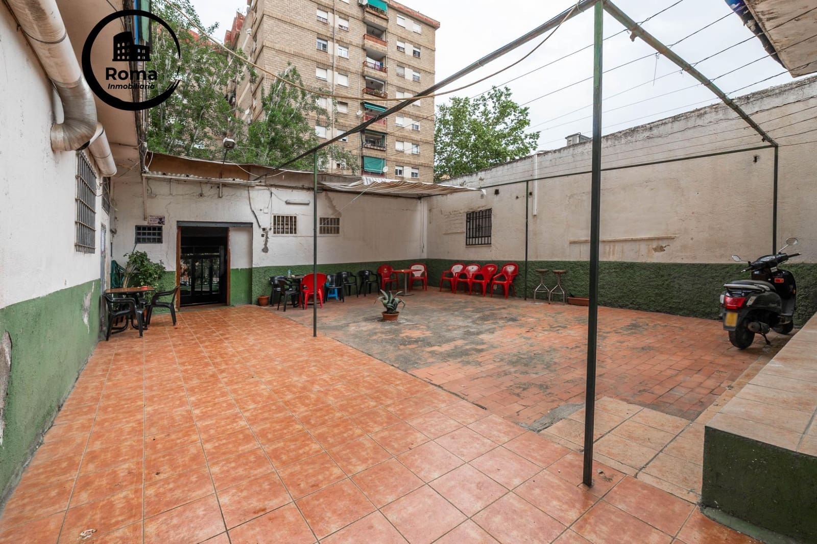 Kommersiell till salu i Granada stad - 135 000 € (Ref: 9818374)