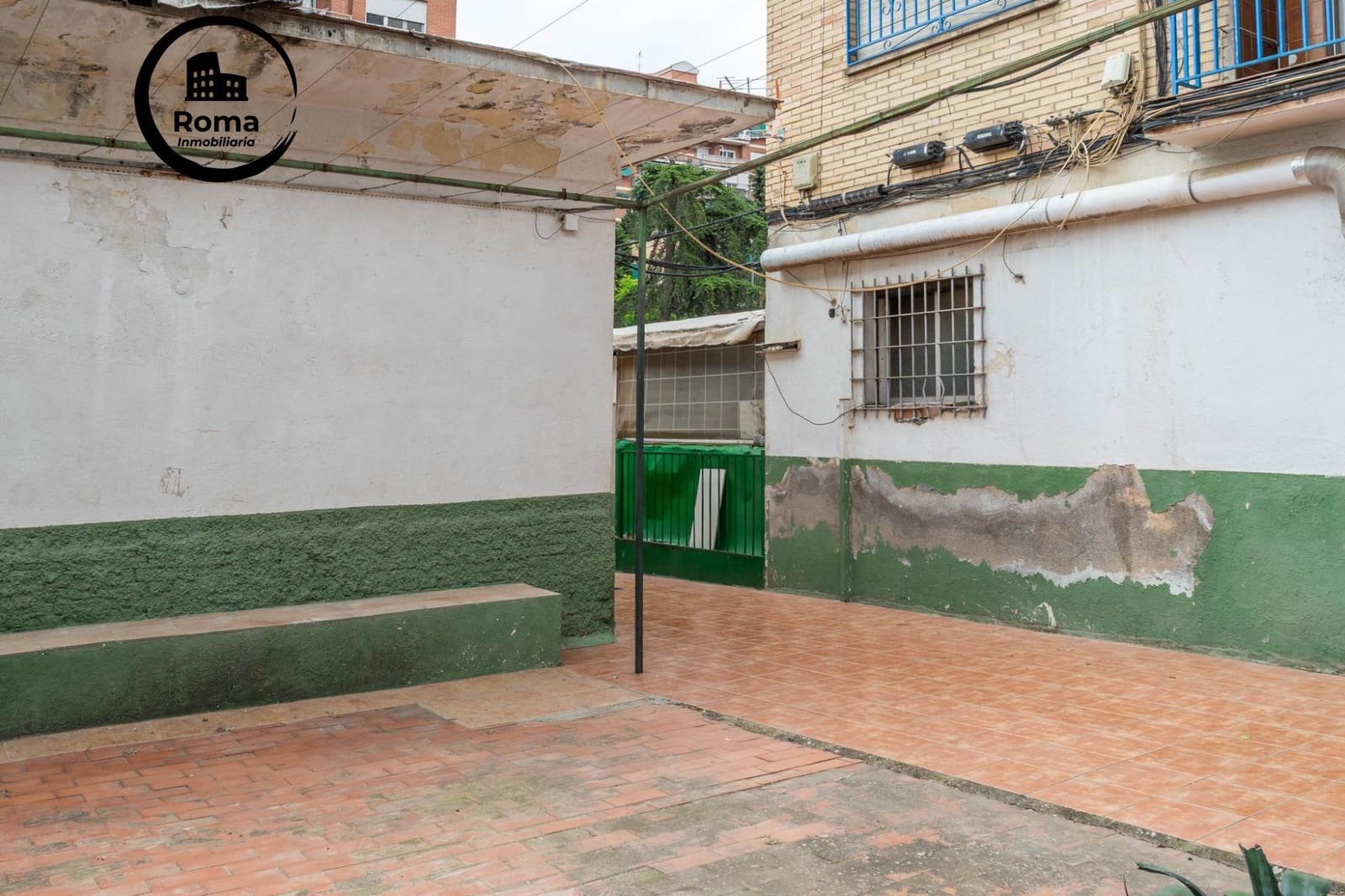 Kommersiell till salu i Granada stad - 135 000 € (Ref: 9818374)