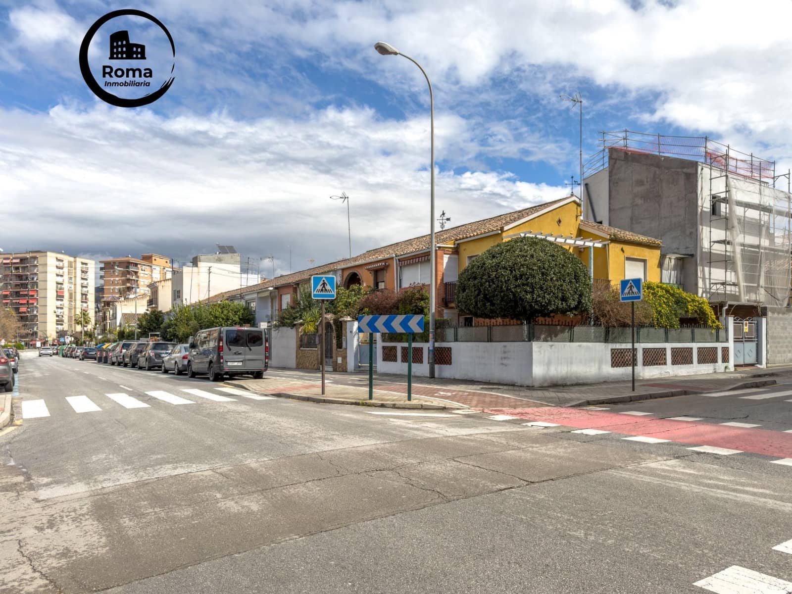 6 Zimmer Doppelhaus zu verkaufen in Granada Stadt mit Garage - 595.000 € (Ref: 9818376)