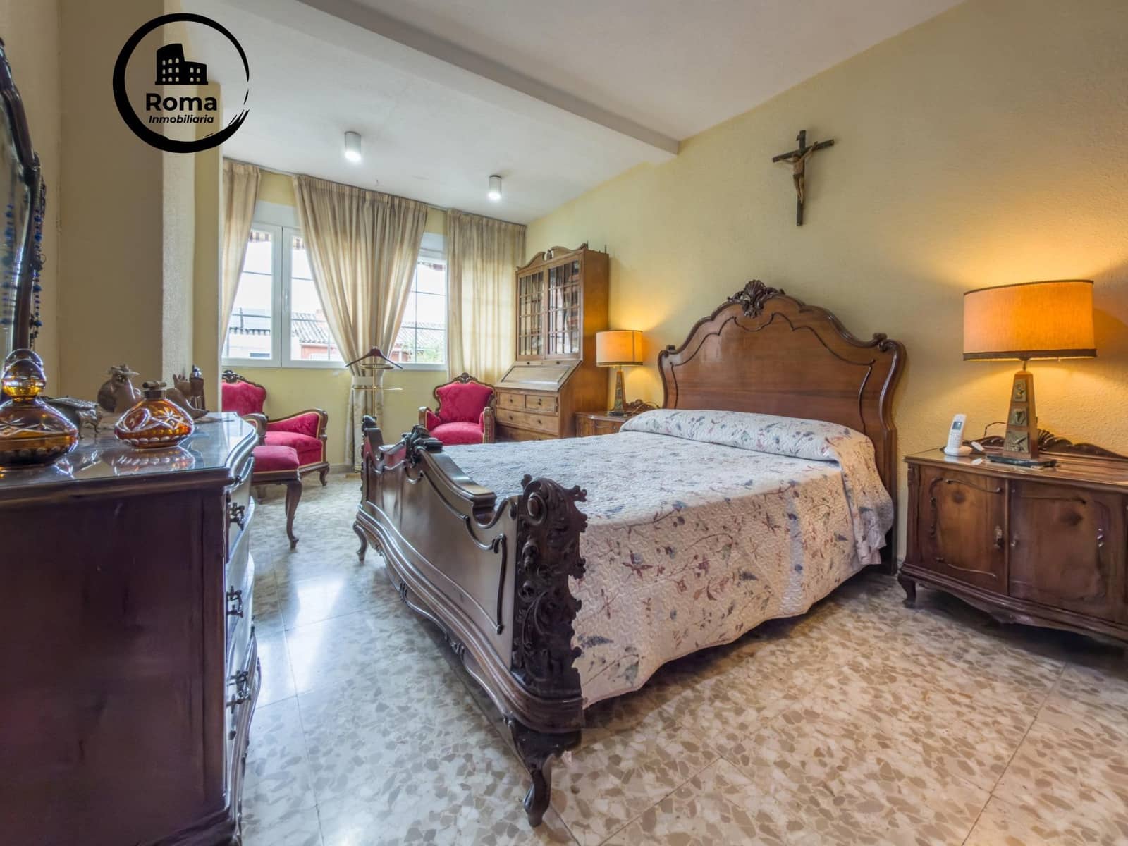 6 Zimmer Doppelhaus zu verkaufen in Granada Stadt mit Garage - 595.000 € (Ref: 9818376)