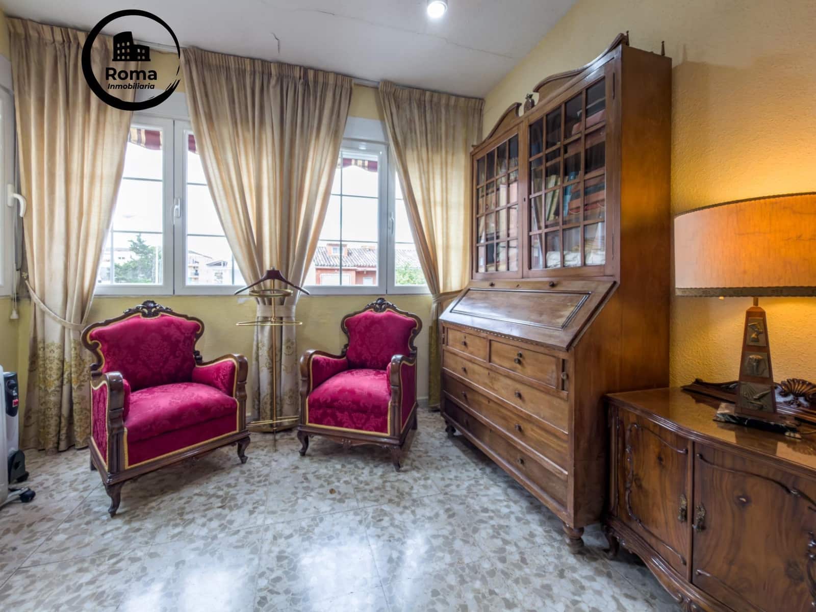6 Zimmer Doppelhaus zu verkaufen in Granada Stadt mit Garage - 595.000 € (Ref: 9818376)