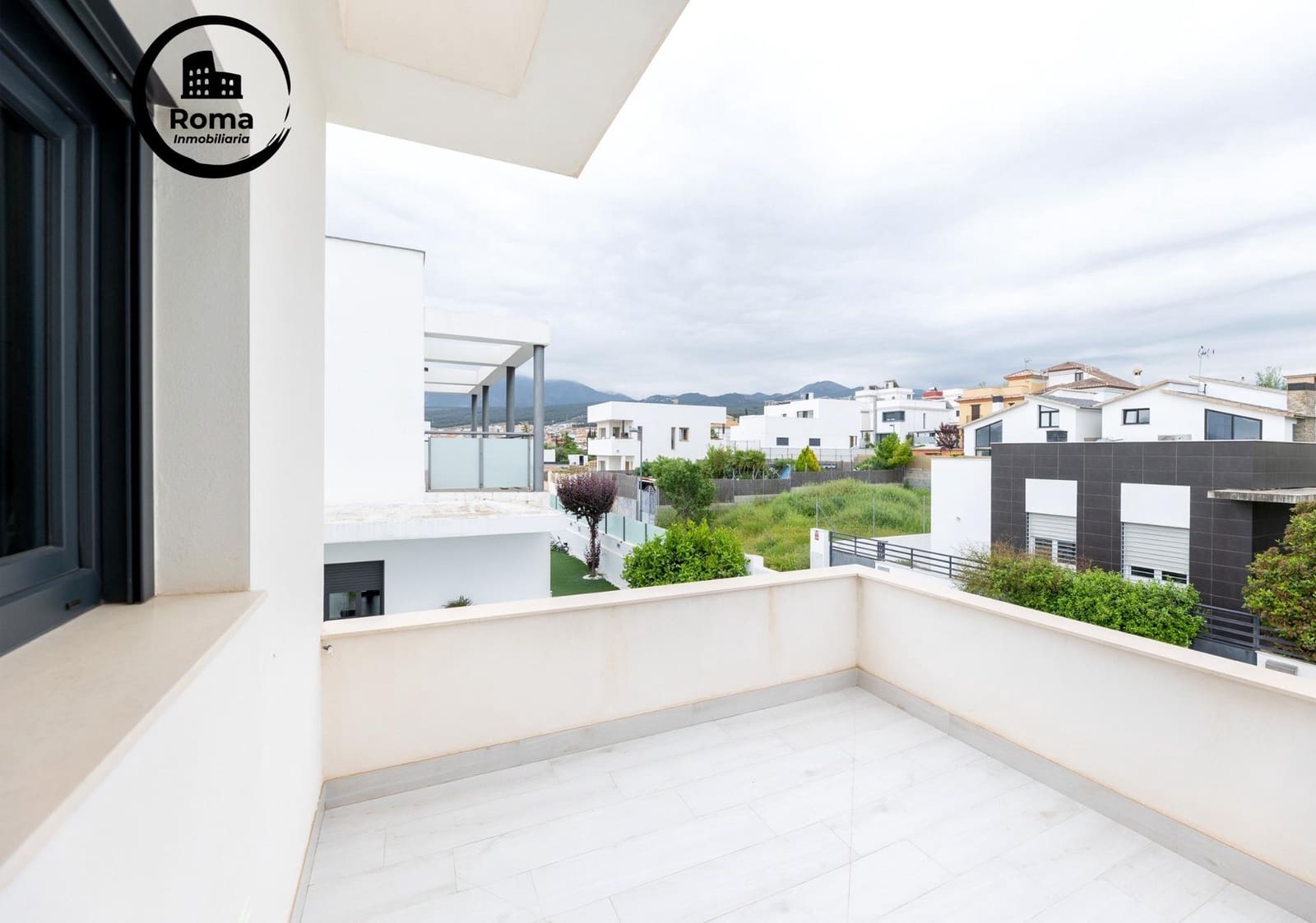 3 chambre Villa/Maison à vendre à La Zubia avec piscine garage - 400 000 € (Ref: 9818378)