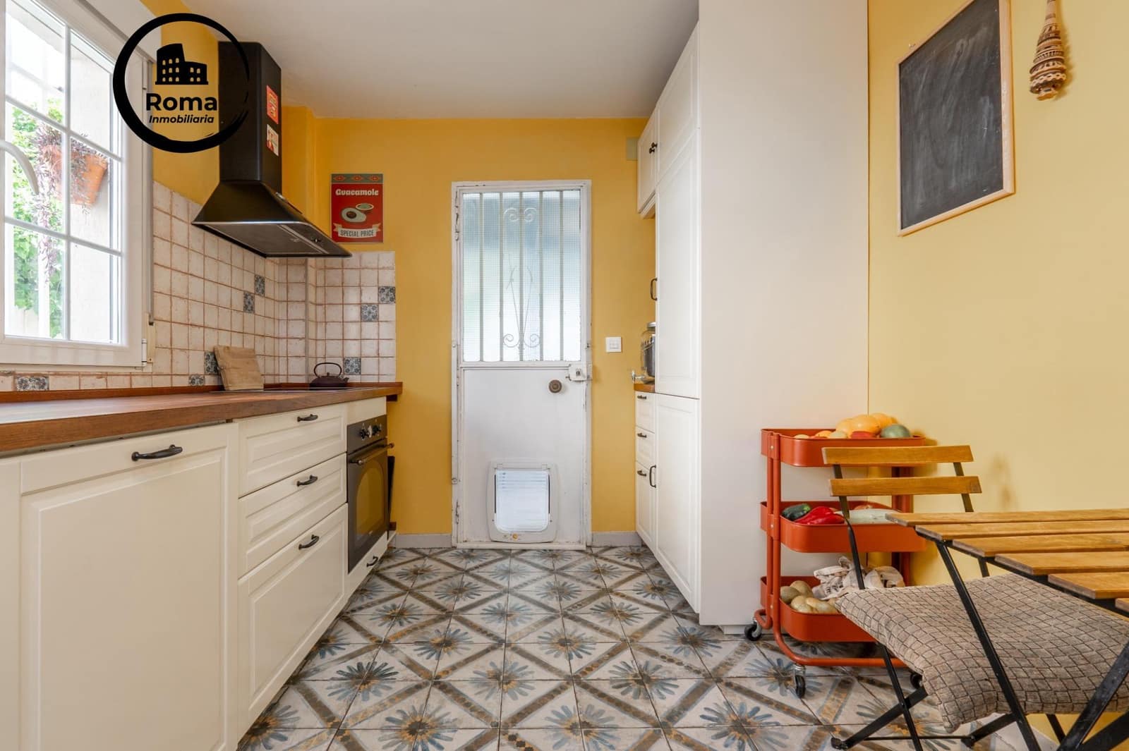 5 bedroom Villa for sale in Gojar with pool garage - € 349,000 (Ref: 9825397)