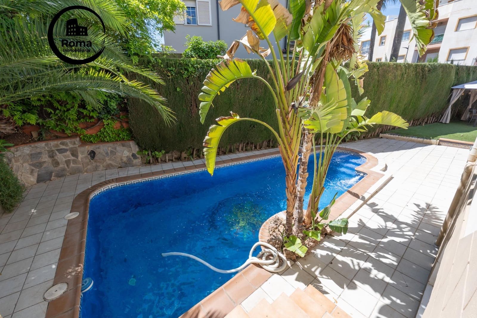 5 bedroom Villa for sale in Gojar with pool garage - € 349,000 (Ref: 9825397)