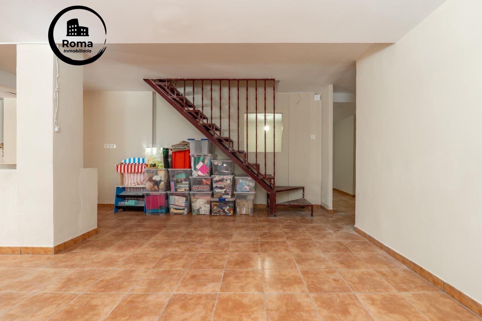 5 bedroom Villa for sale in Gojar with pool garage - € 349,000 (Ref: 9825397)