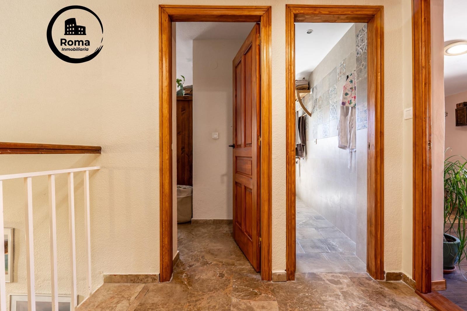 5 bedroom Villa for sale in Gojar with pool garage - € 349,000 (Ref: 9825397)