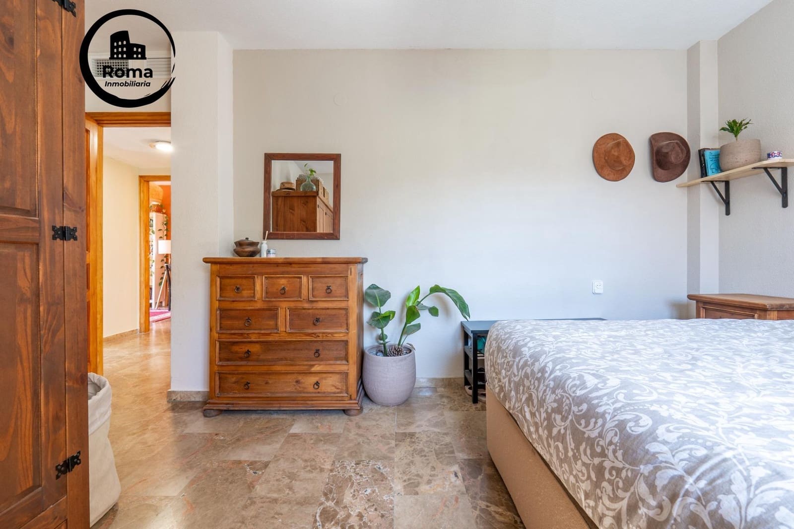 5 bedroom Villa for sale in Gojar with pool garage - € 349,000 (Ref: 9825397)