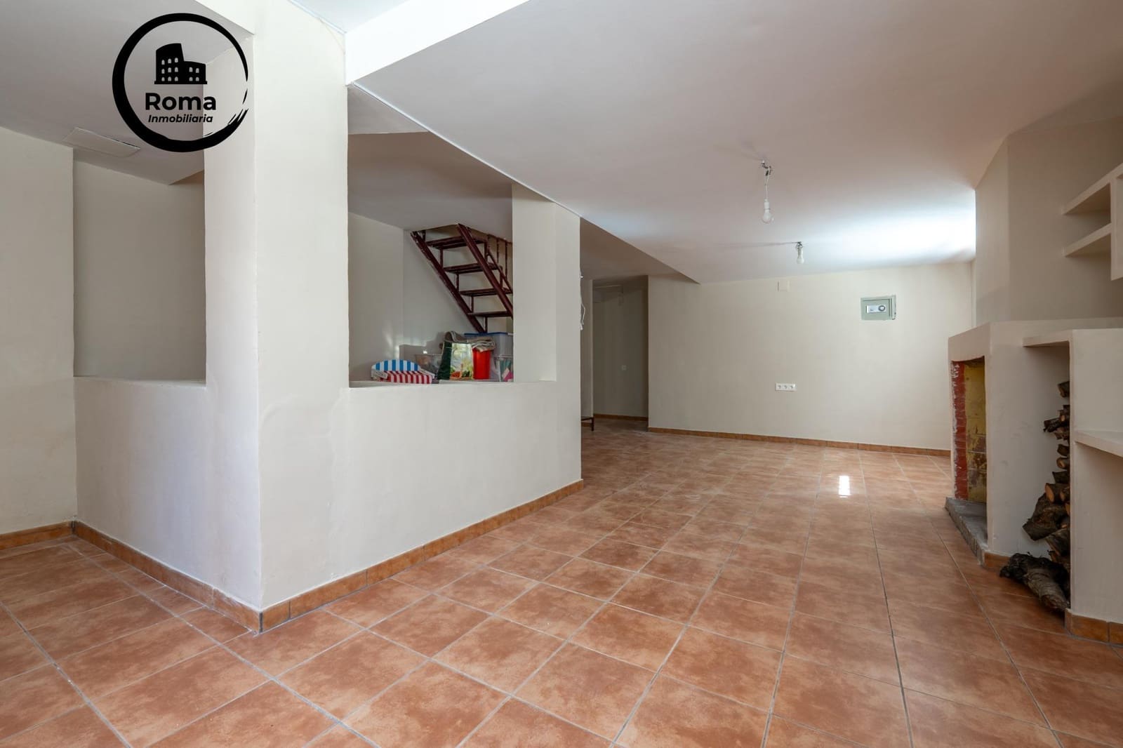 5 bedroom Villa for sale in Gojar with pool garage - € 349,000 (Ref: 9825397)