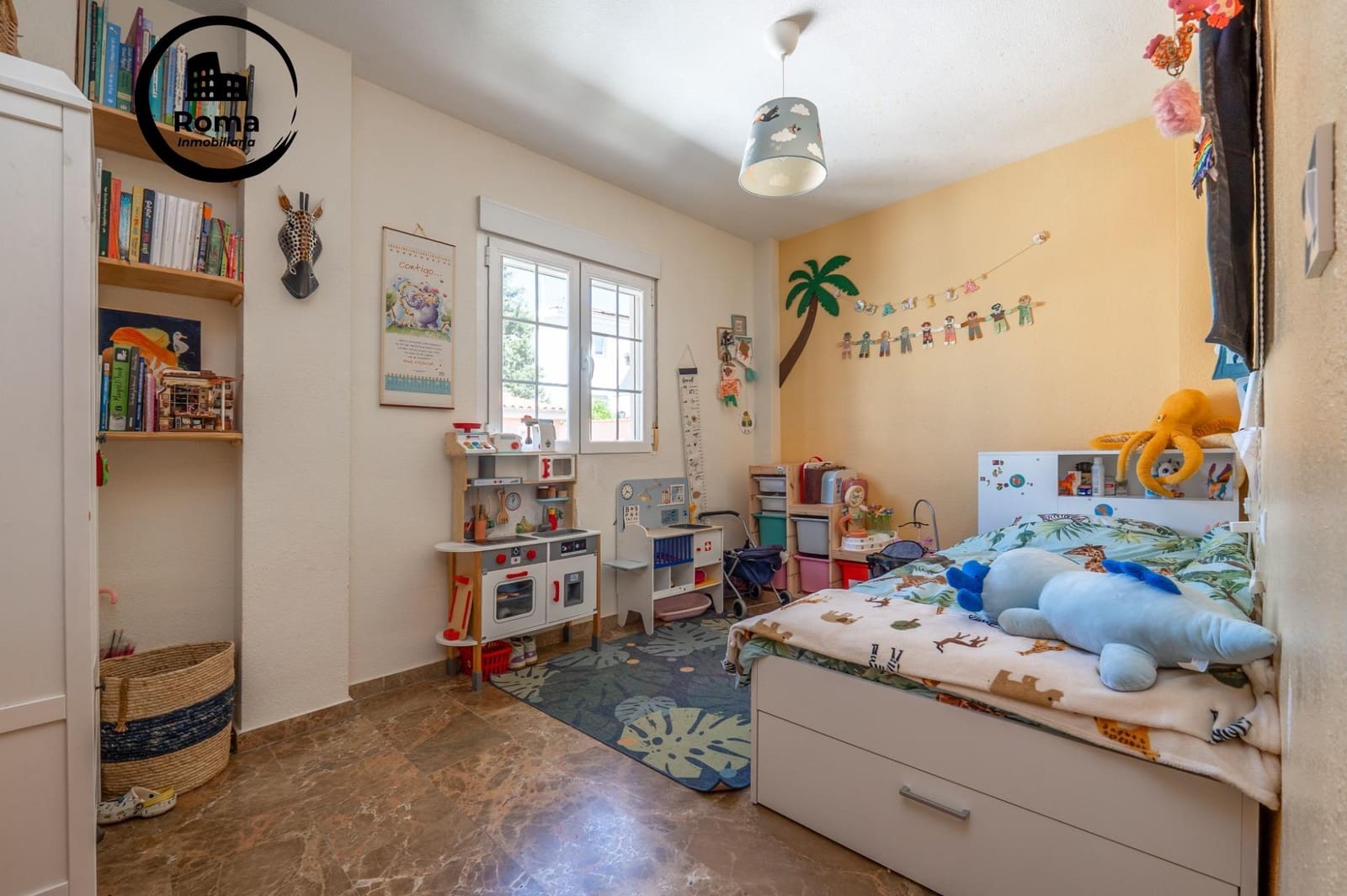 5 bedroom Villa for sale in Gojar with pool garage - € 349,000 (Ref: 9825397)