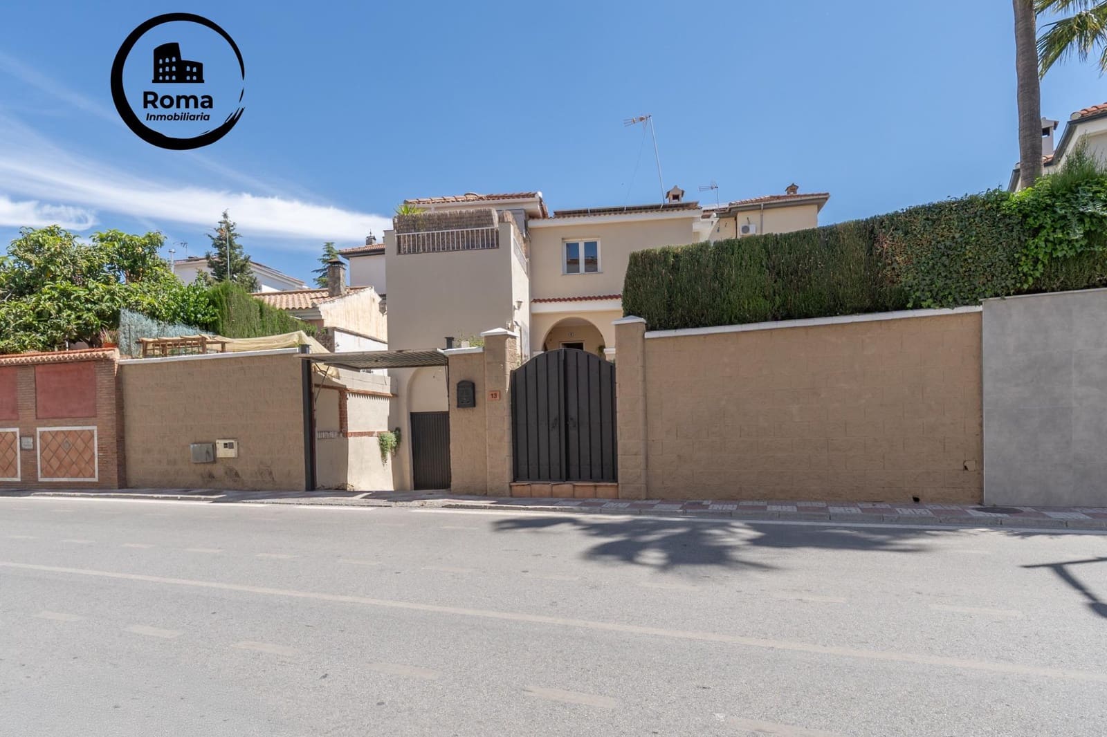 5 bedroom Villa for sale in Gojar with pool garage - € 349,000 (Ref: 9825397)