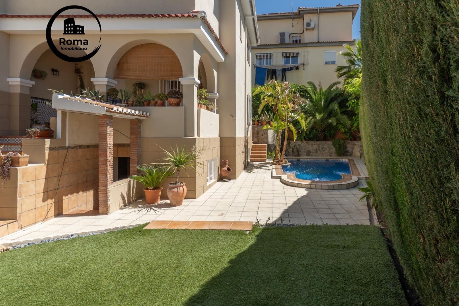 5 bedroom Villa for sale in Gojar with pool garage - € 349,000 (Ref: 9825397)