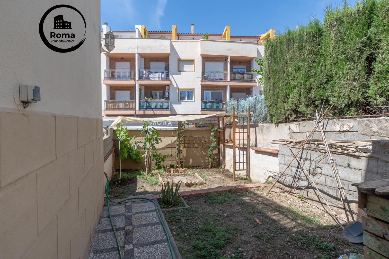 5 bedroom Villa for sale in Gojar with pool garage - € 349,000 (Ref: 9825397)