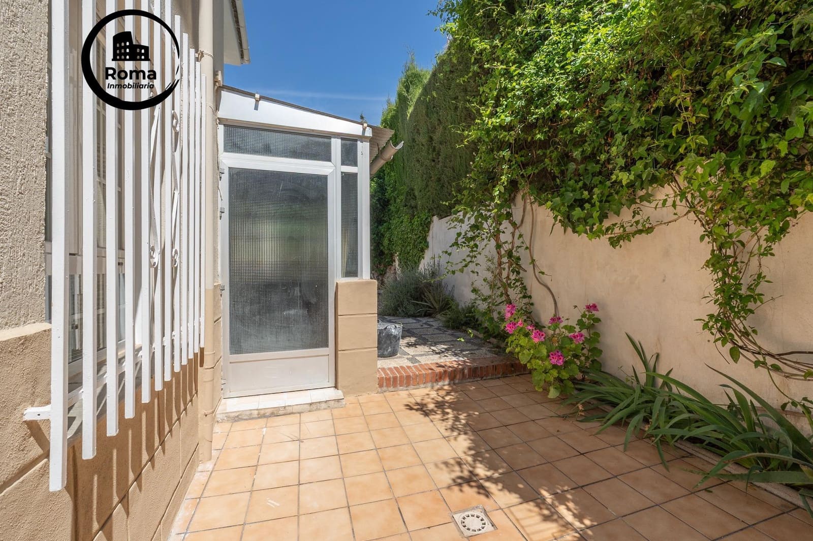5 bedroom Villa for sale in Gojar with pool garage - € 349,000 (Ref: 9825397)
