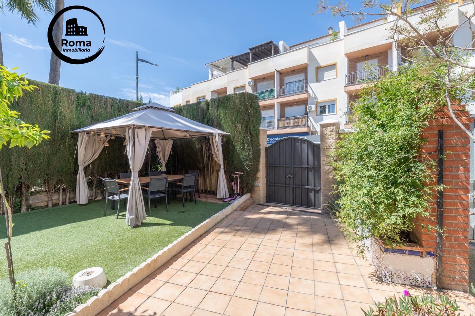5 bedroom Villa for sale in Gojar with pool garage - € 349,000 (Ref: 9825397)