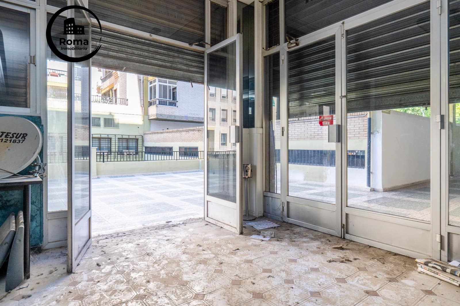Local Comercial de 2 habitaciones en Granada ciudad en venta - 105.000 € (Ref: 9825398)
