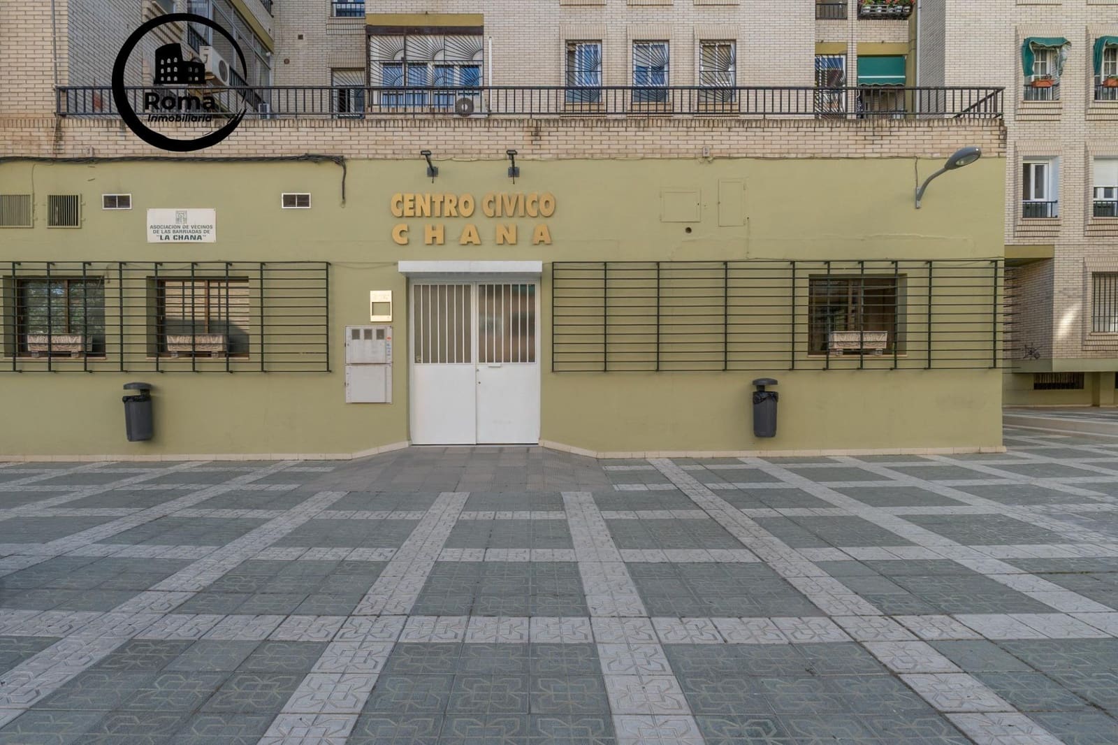 Local Comercial de 2 habitaciones en Granada ciudad en venta - 105.000 € (Ref: 9825398)