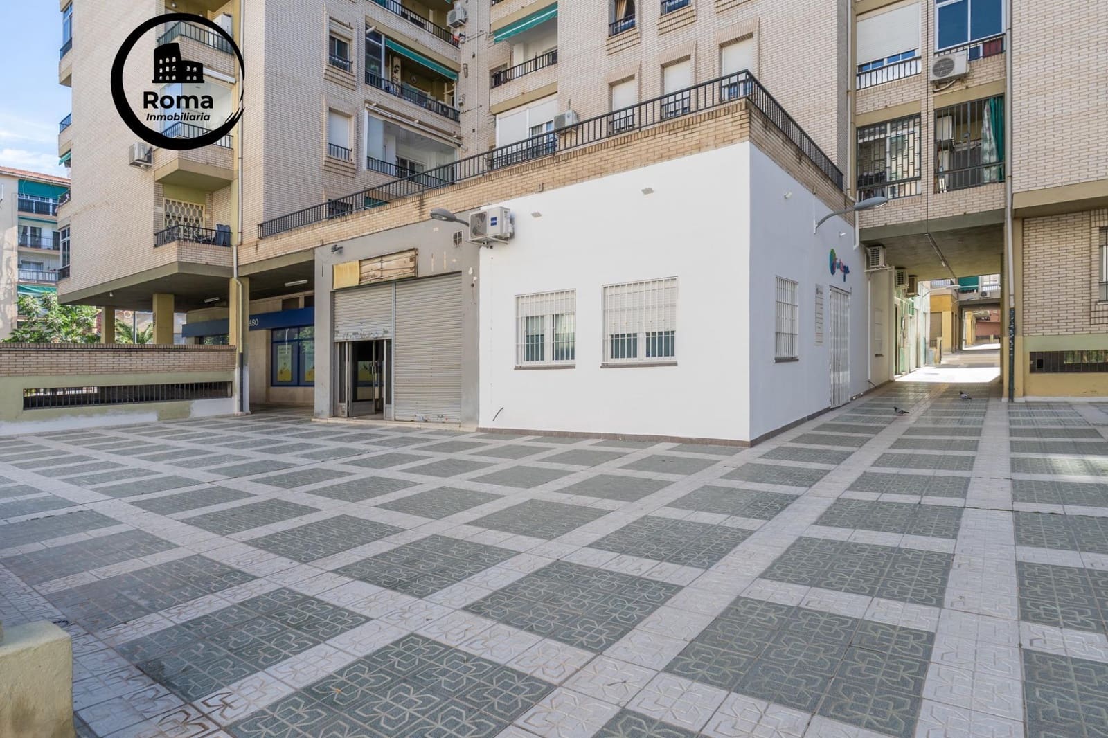 Local Comercial de 2 habitaciones en Granada ciudad en venta - 105.000 € (Ref: 9825398)