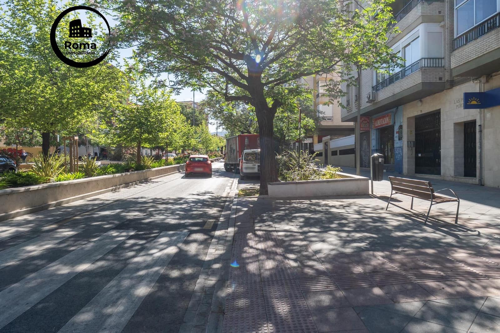 Local Comercial de 2 habitaciones en Granada ciudad en venta - 105.000 € (Ref: 9825398)