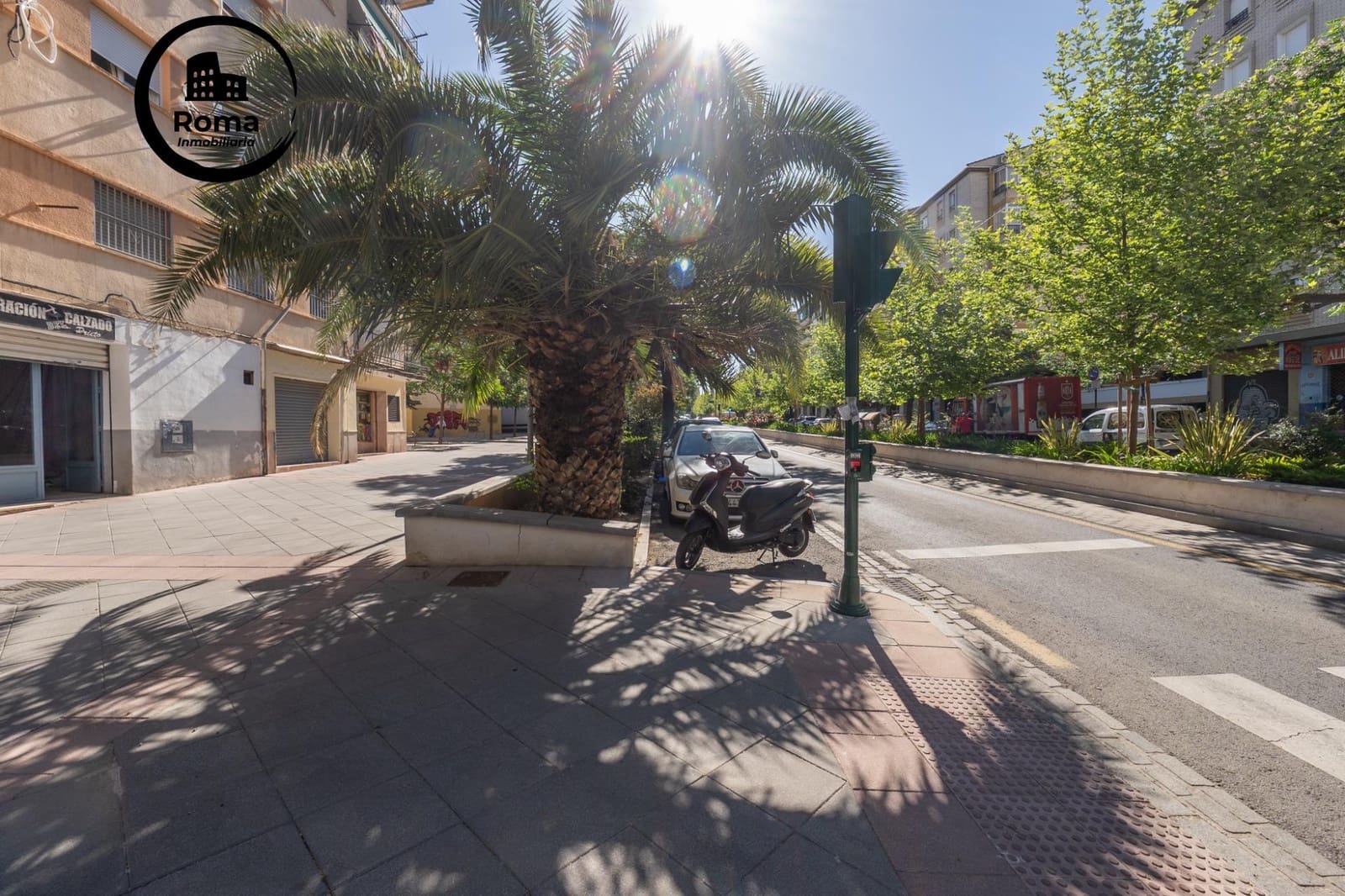 Local Comercial de 2 habitaciones en Granada ciudad en venta - 105.000 € (Ref: 9825398)