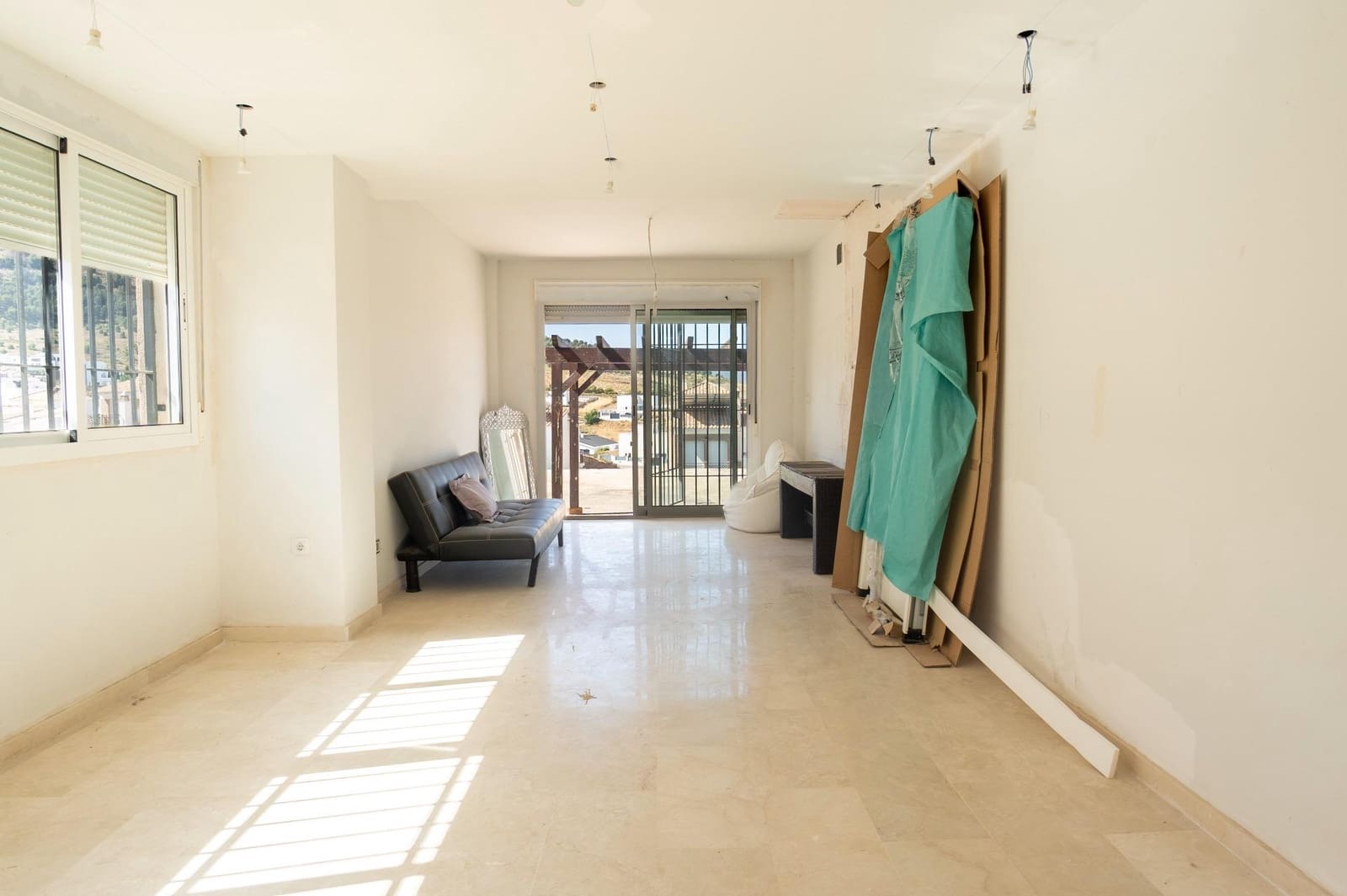 4 slaapkamer Villa te koop in Dilar met zwembad garage - € 280.000 (Ref: 9829323)