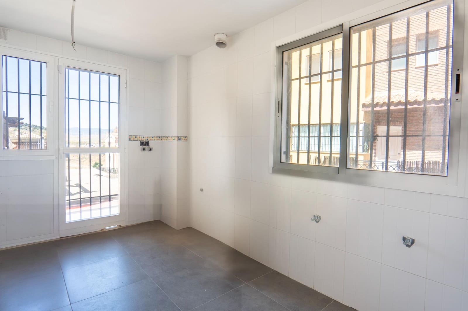 4 slaapkamer Villa te koop in Dilar met zwembad garage - € 280.000 (Ref: 9829323)