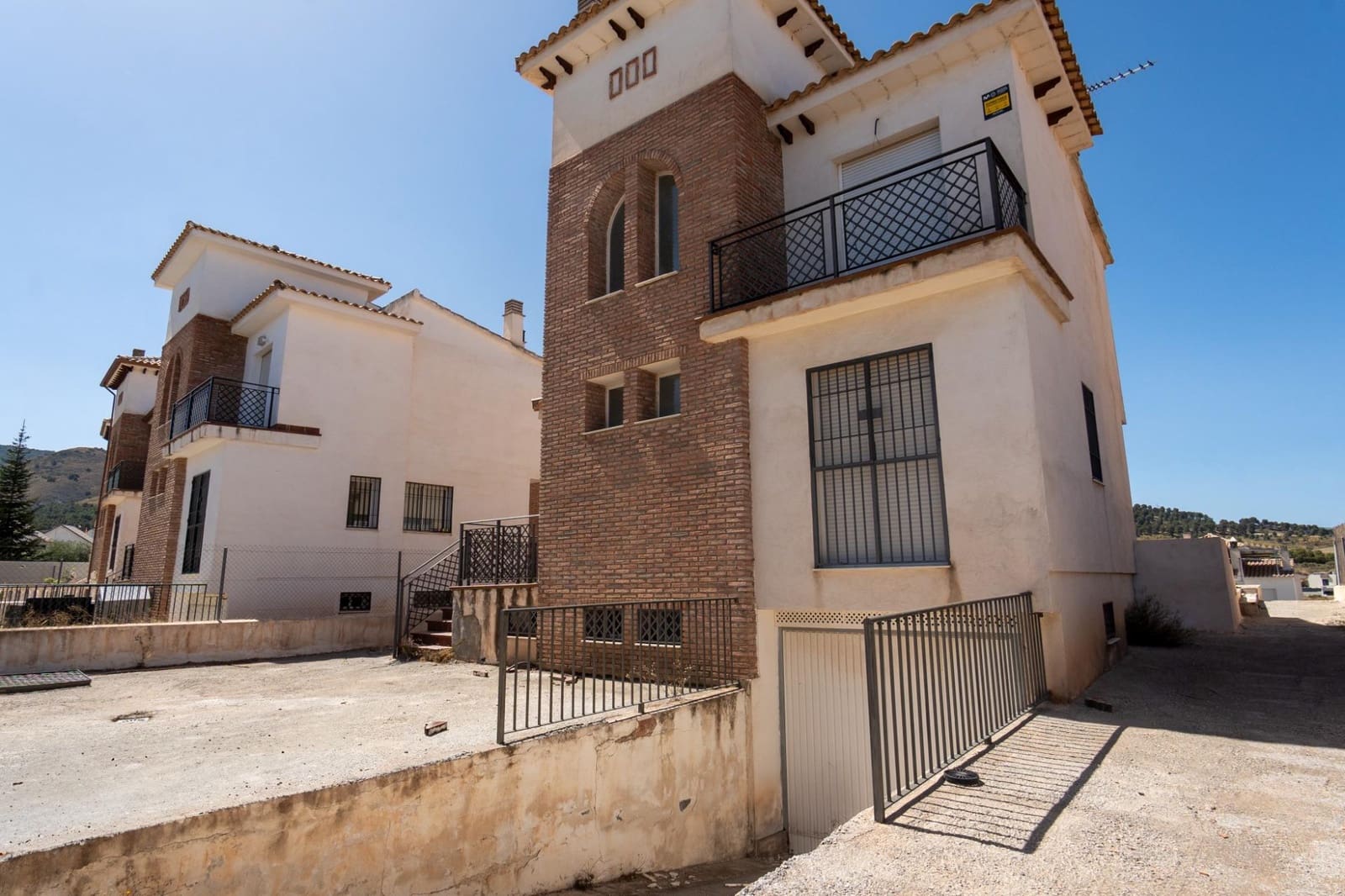 4 slaapkamer Villa te koop in Dilar met zwembad garage - € 280.000 (Ref: 9829323)